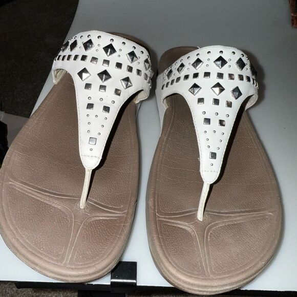 Fitflop White and Brown T-Strap Sandals with Decorative Cutouts - Picture 1 of 6